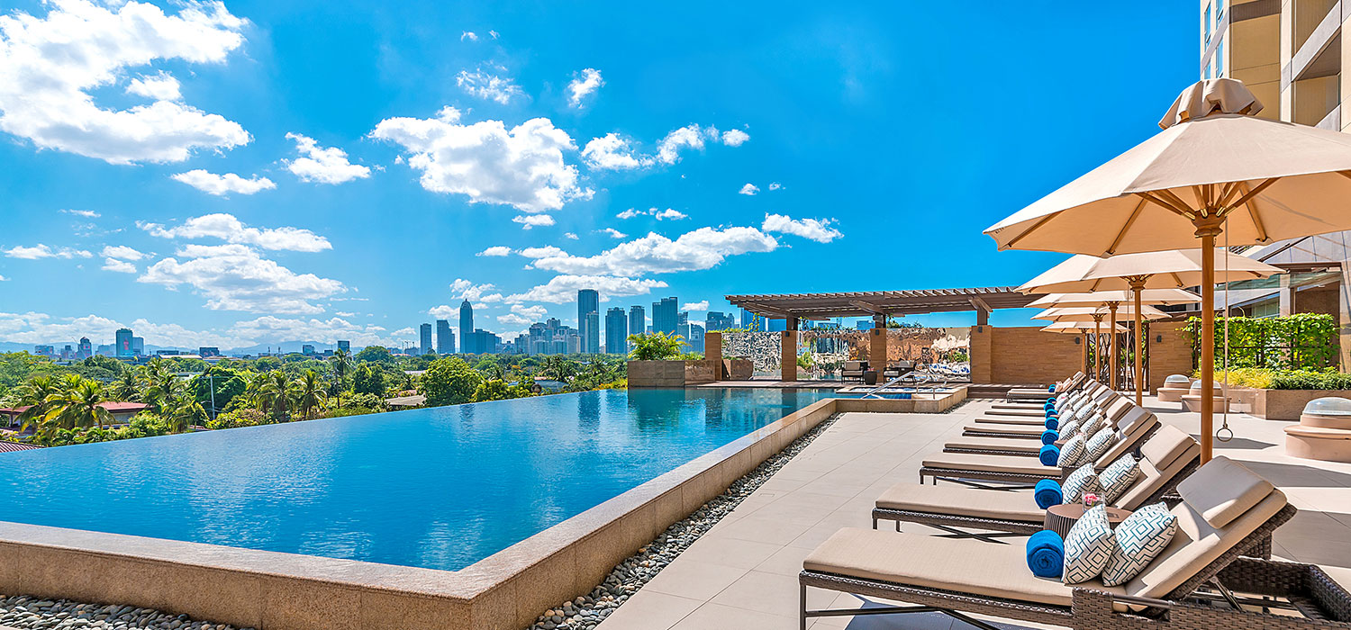 Discover Plunge Bar & Grill: Relaxed Dining with Ocean Views